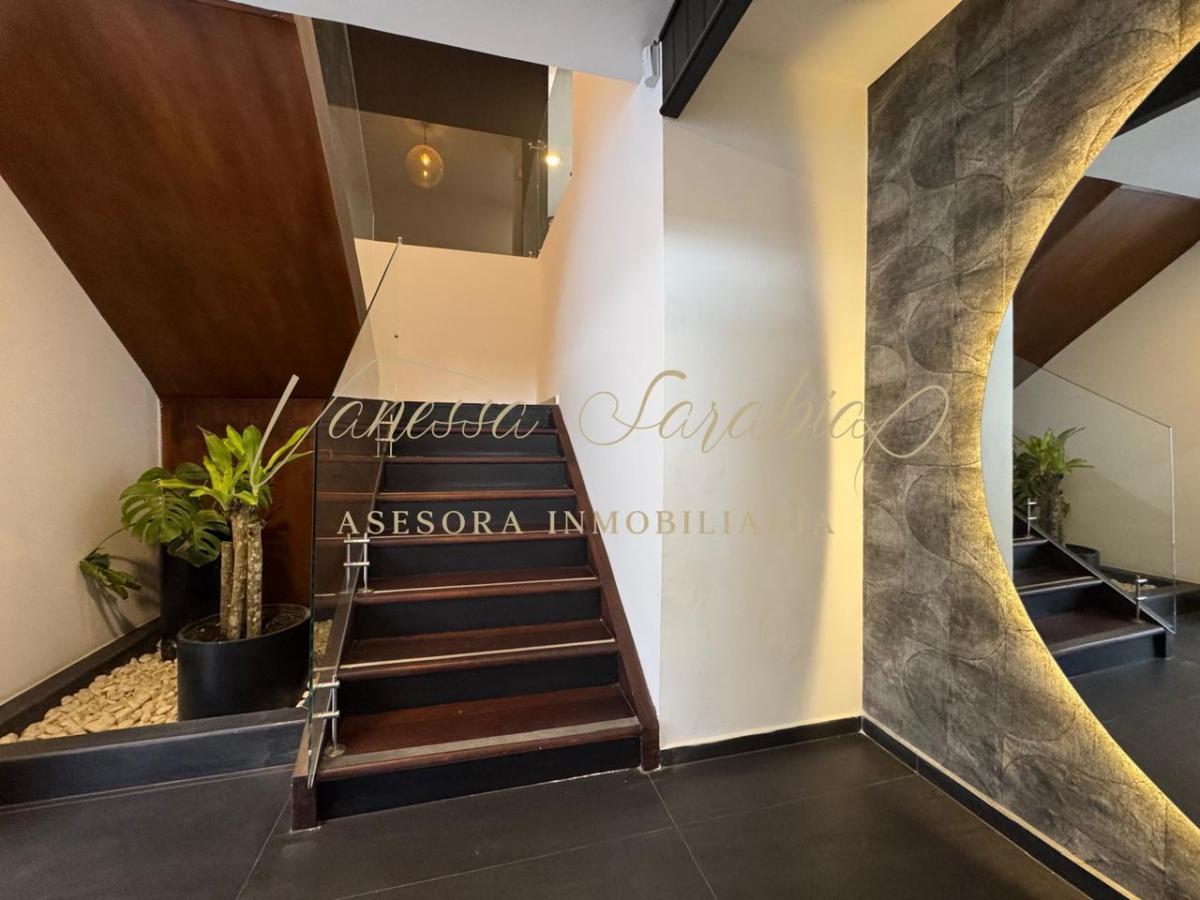 Vendo Casa Independiente Remodelada en La Gonzales Suarez, Quito - Ecuador — imagen 10