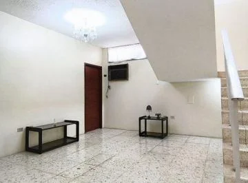 Casa con 561 m² y 7 Habitaciones en Venta en Centenario Sur, Guayas — imagen 2