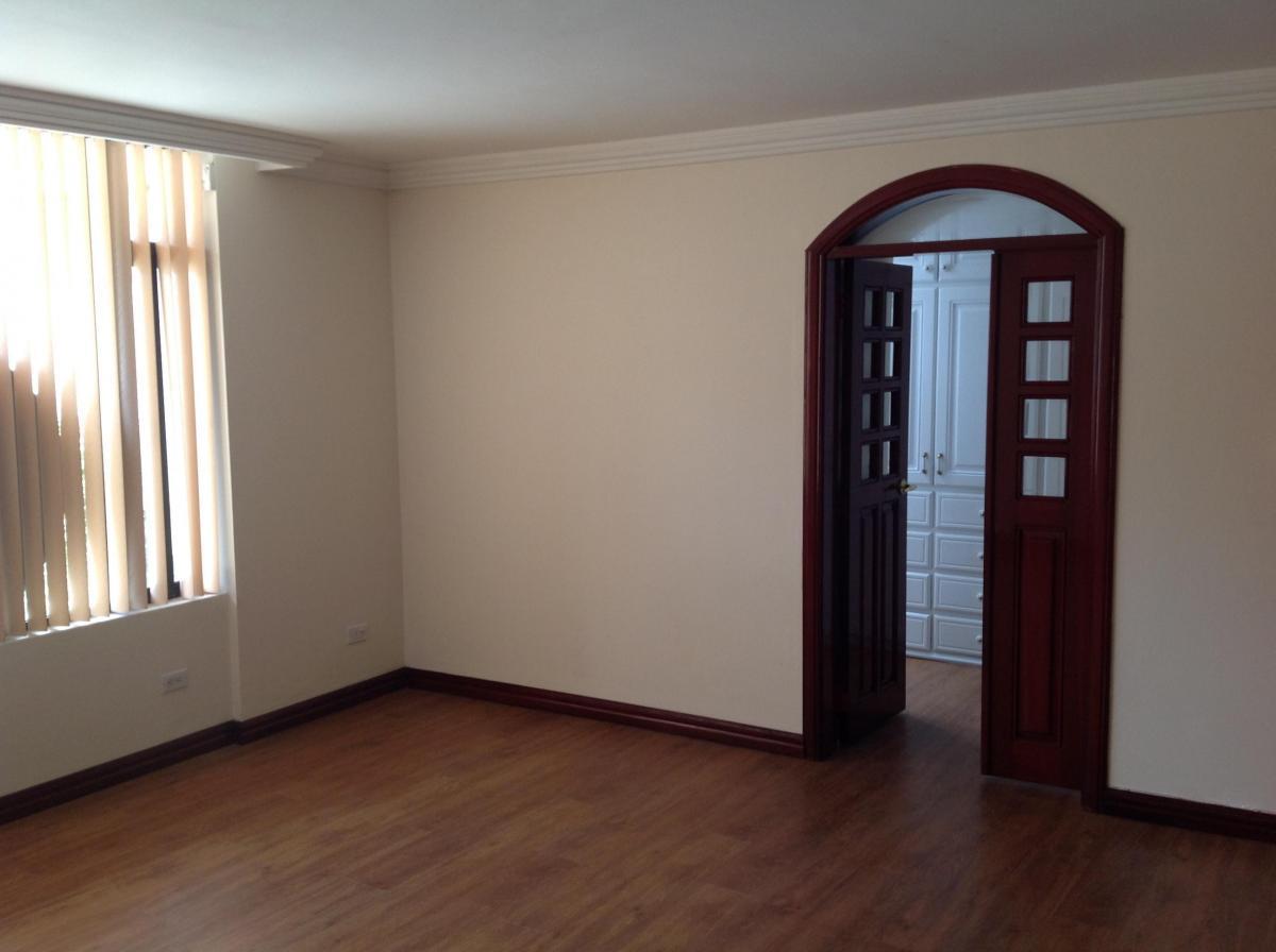 Venta Casa 4 Dorm. y Departamento de 3 Dorm. Urbanización El Condado - Quito — imagen 3