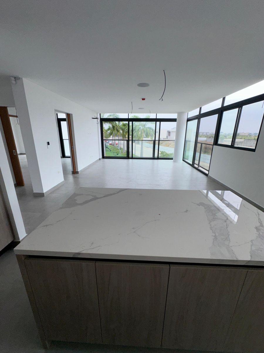 Departamento de Estreno en Venta en Icon Bay Isla Mocoli. Guayas — imagen 3