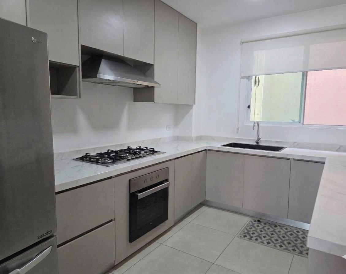 Hermoso Departamento de 3 Habitaciones con Amplia Terraza y Vista Al Lago, Guayas — imagen 6