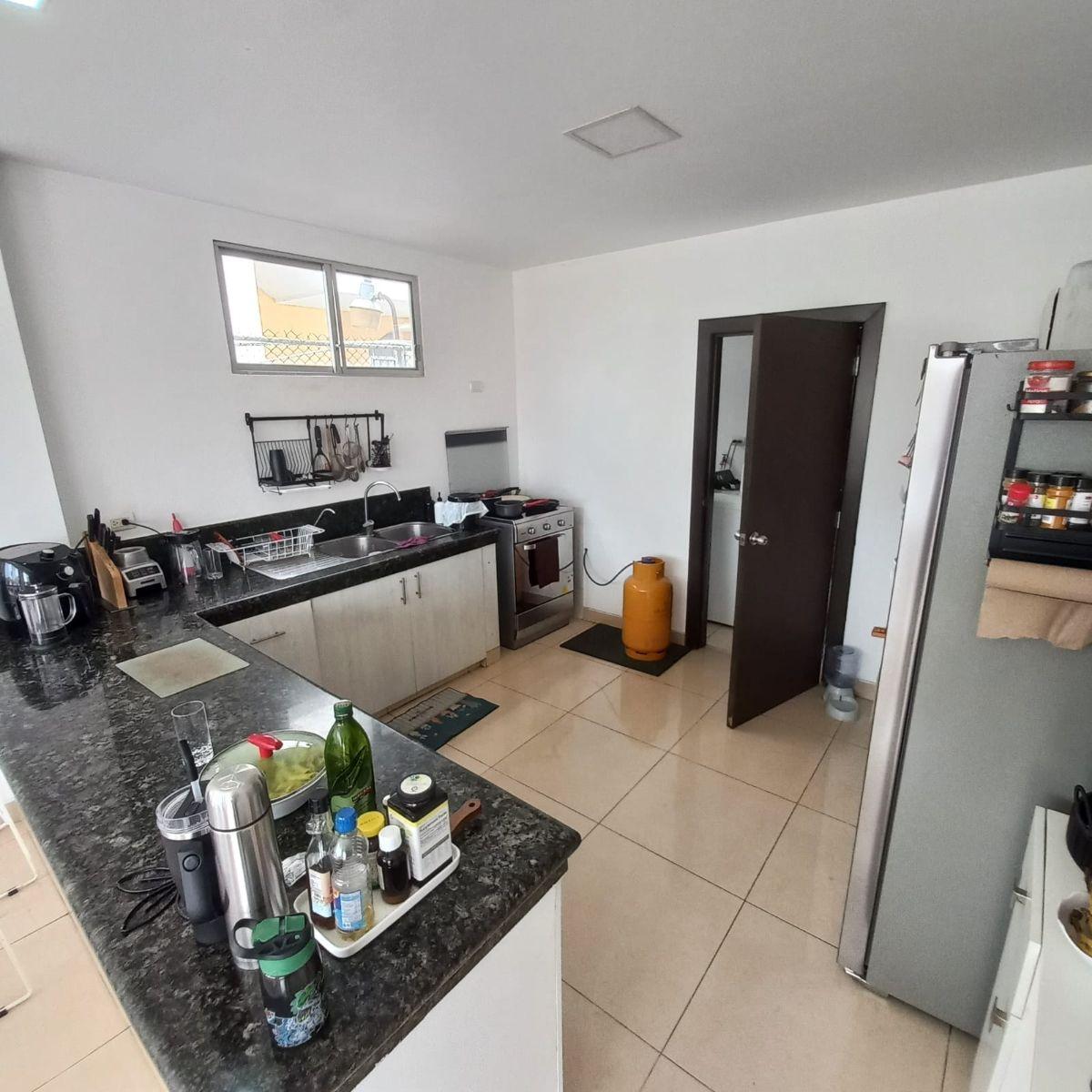 Se Vende Departamento Amplio en Colinas de Los Ceibos!, Guayas — imagen 8