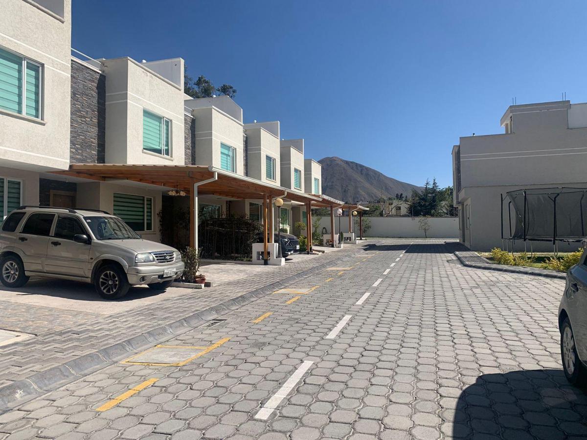 Venta Casa en La Mitad del Mundo, en Urbanizacion — imagen 10