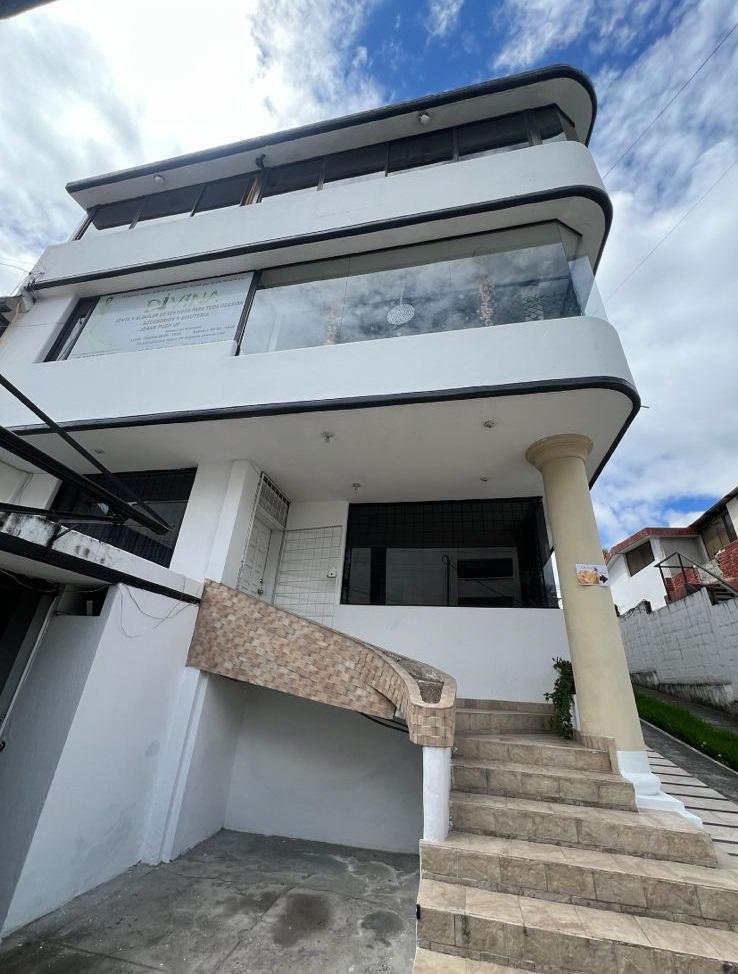 Casa en Venta de 3 Pisos Norte de Quito — imagen 7