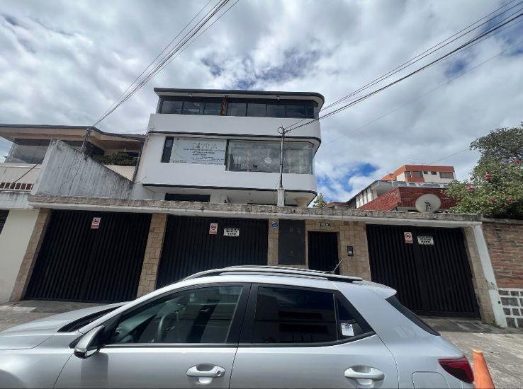 Casa en Venta de 3 Pisos Norte de Quito — imagen 5