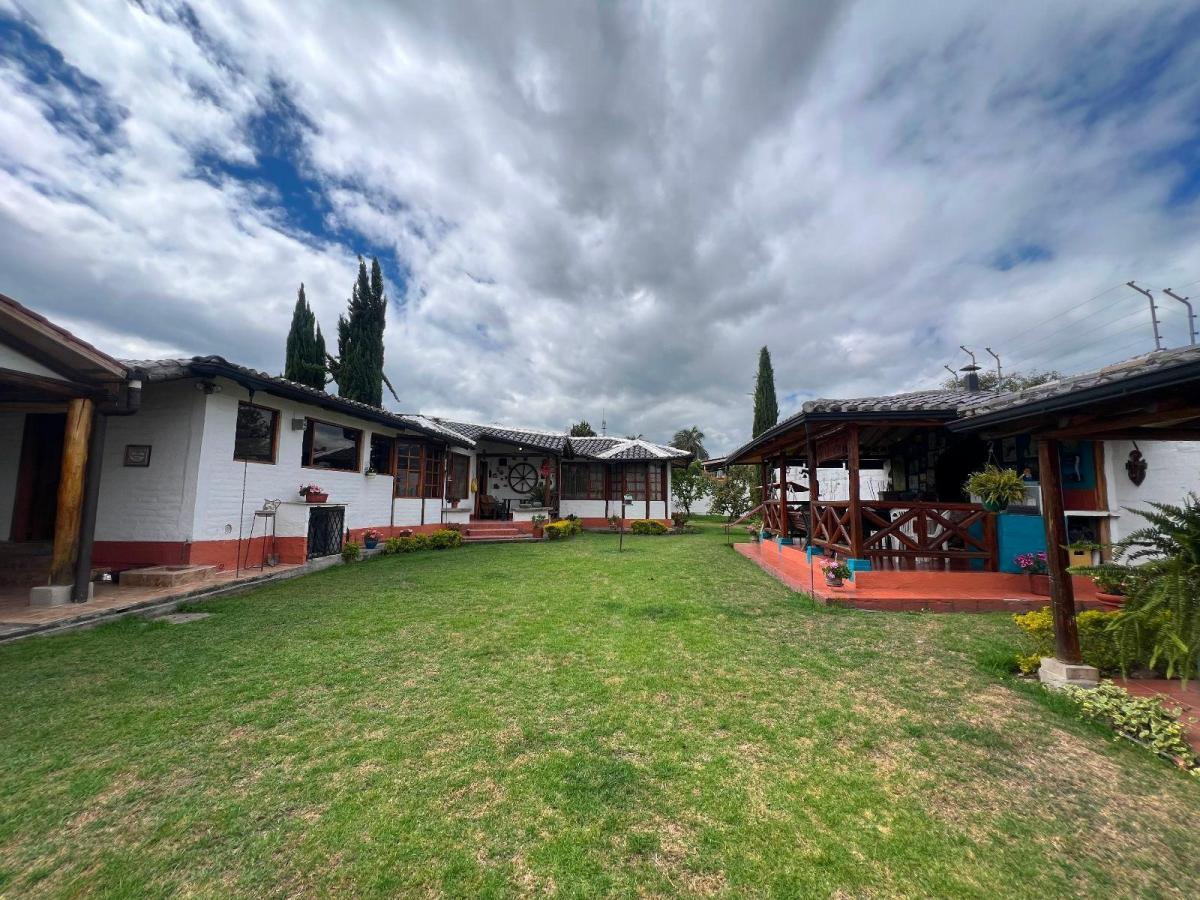 Casa de Una Planta en Venta, Valle de Los Chillos, Sector San Juan de Dios con Amplio Jardin — imagen 2