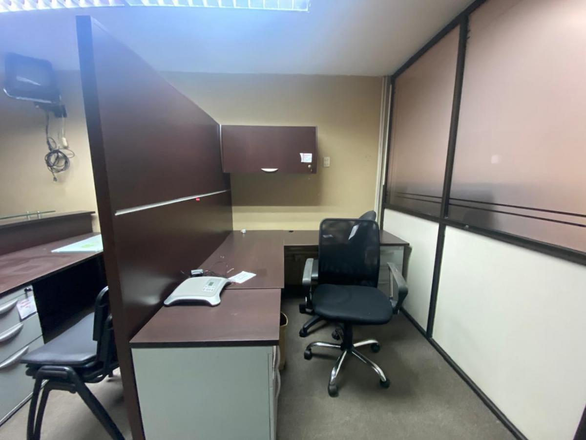 Empresa Multinacional Vende Oficina en Av 9 de Ocrtubre, Guayas — imagen 2