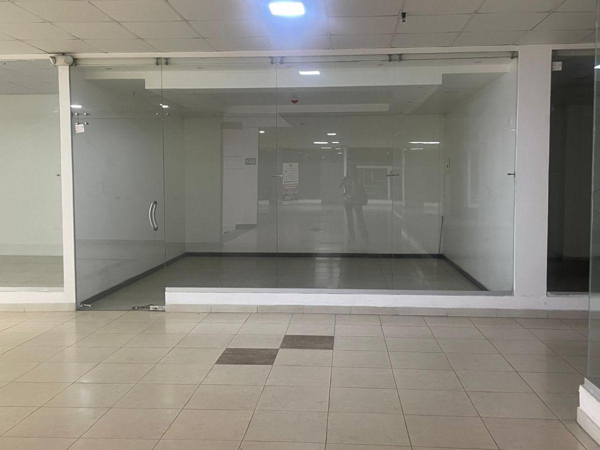 Local Comercial en Venta Plaza Real Calderon — imagen 6