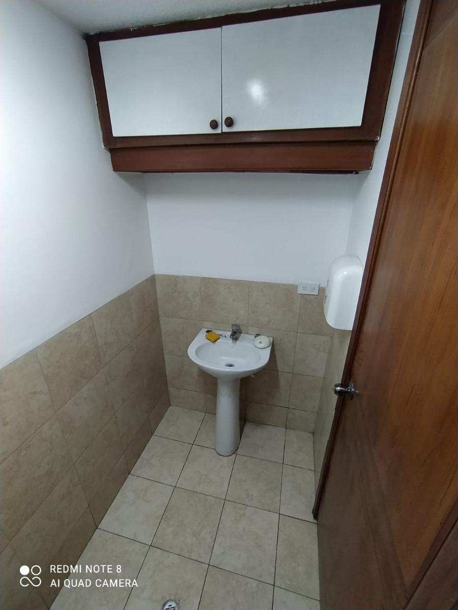Oficina en Venta con Bodega y 2 Parqueaderos — imagen 3