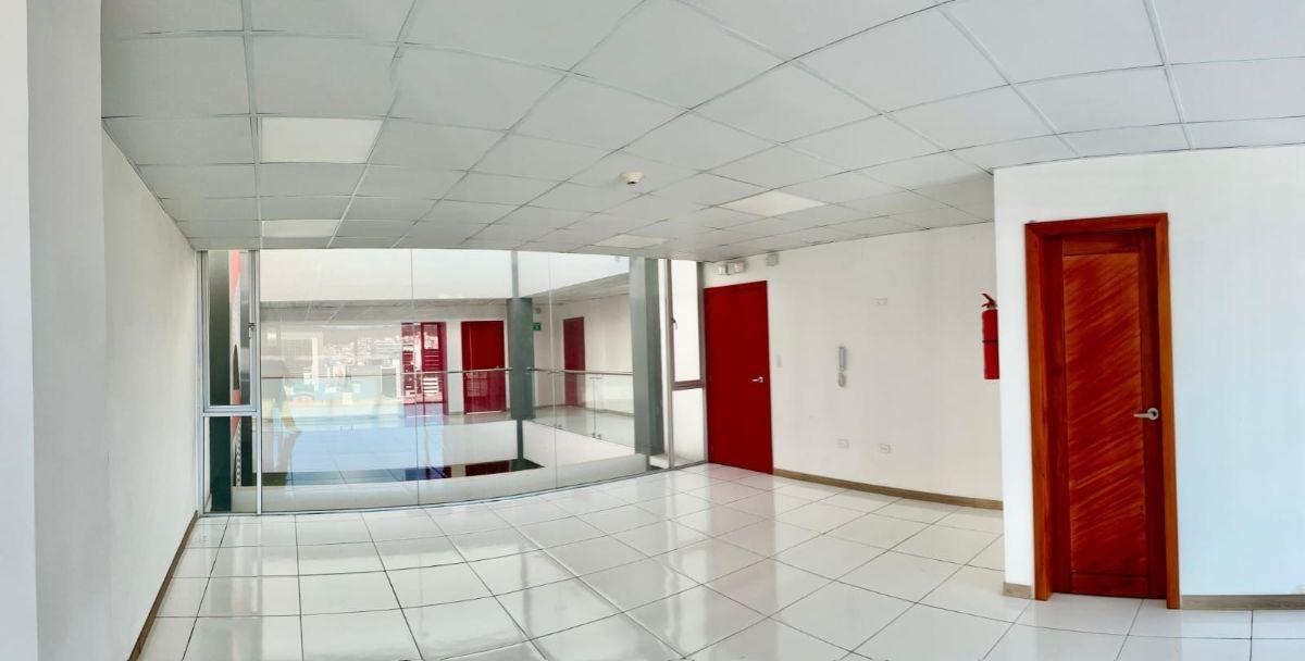 En Venta Oficionas y Consultorios Cerca Hospital Vozandes — imagen 10