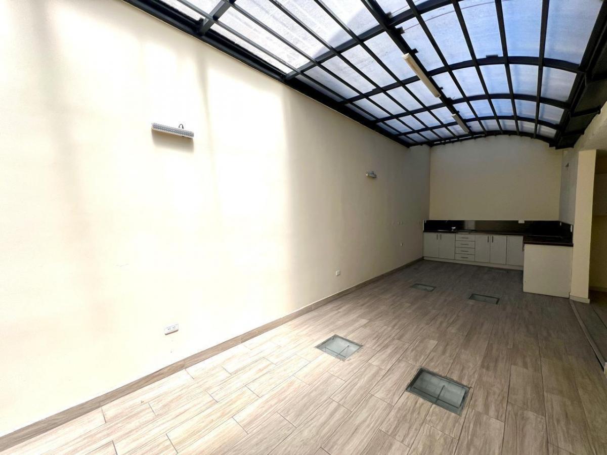 Mv - Sector La Carolina y Atahualpa Local Comercial en Venta de 105 m² — imagen 6