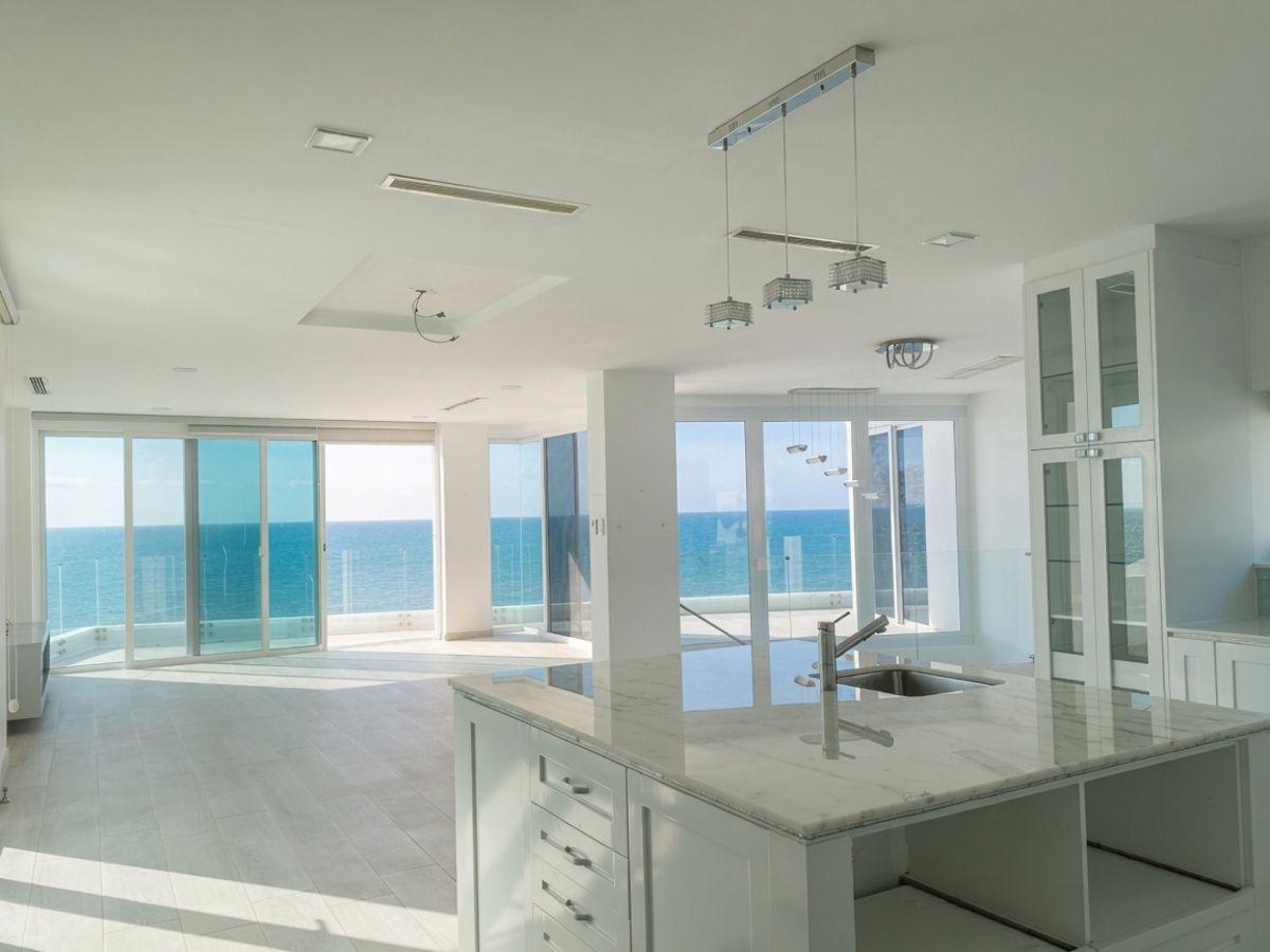 Exclusiva Casa Frente Al Mar de Venta en Marinablue Manta! Vista! Piscina!, Manabí — imagen 9