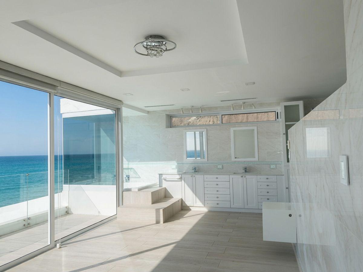 Exclusiva Casa Frente Al Mar de Venta en Marinablue Manta! Vista! Piscina!, Manabí — imagen 3