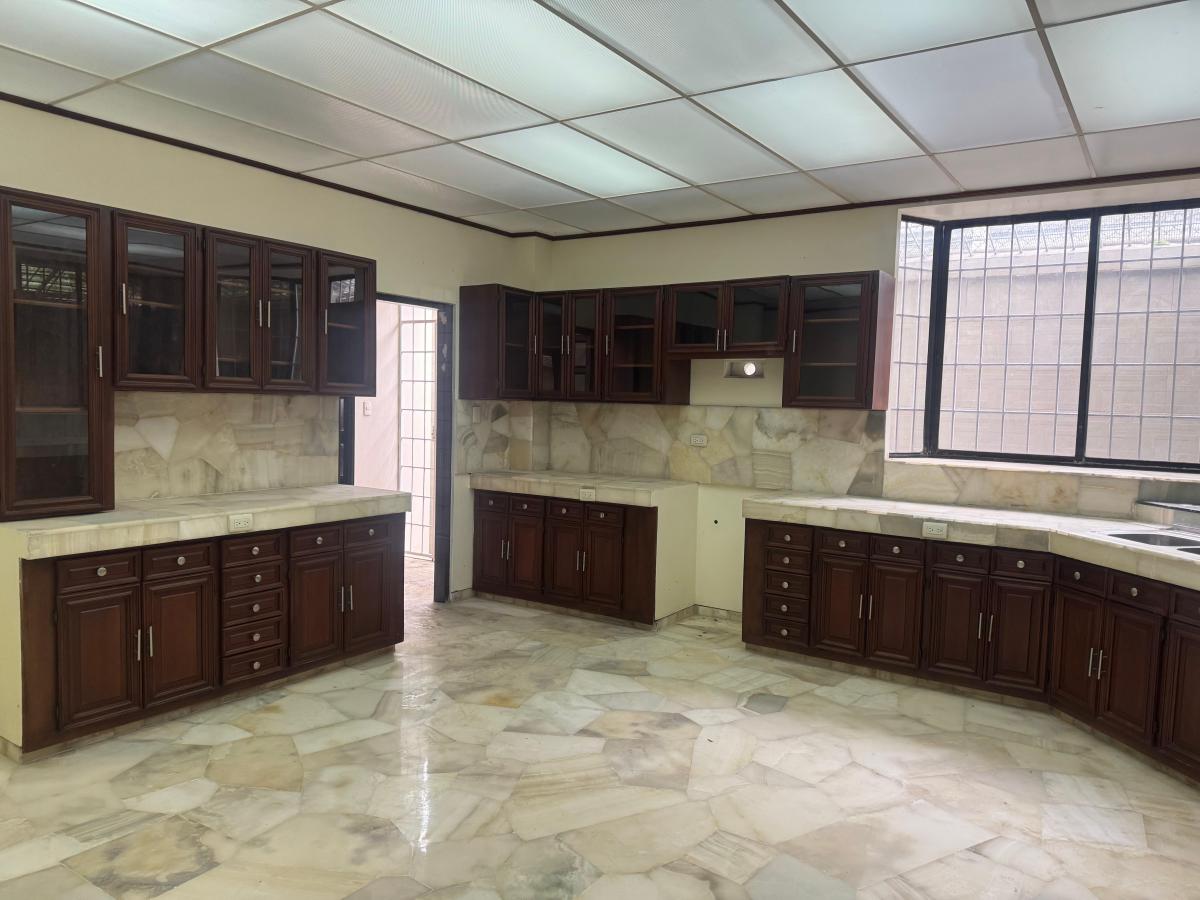 Kennedy Norte Casa Comercial Apta Para Oficina Corporativa con 330 m² Impecable, Guayas — imagen 8
