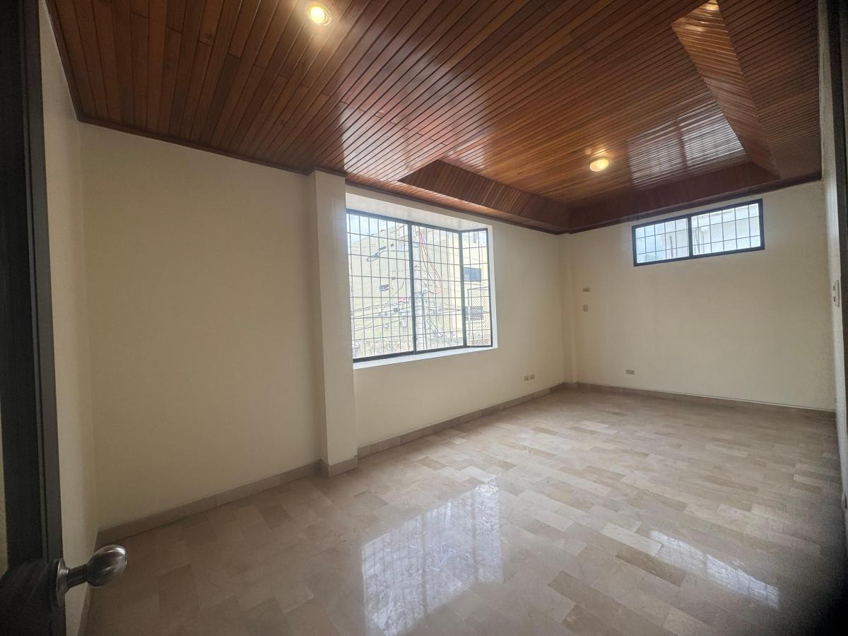 Kennedy Norte Casa Comercial Apta Para Oficina Corporativa con 330 m² Impecable, Guayas — imagen 4
