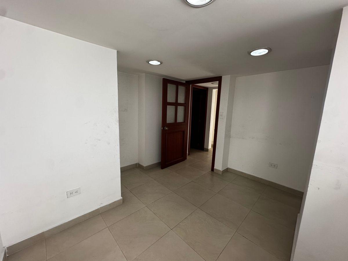 Se Vende Oficina con Vista Frontal a República del Salvador, Opción Departamento — imagen 9