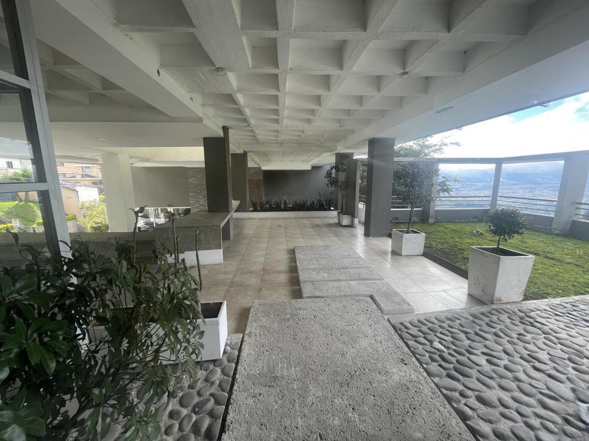 Venta Amplia Oficina de Dos Niveles Lomas de Monteserrin — imagen 10