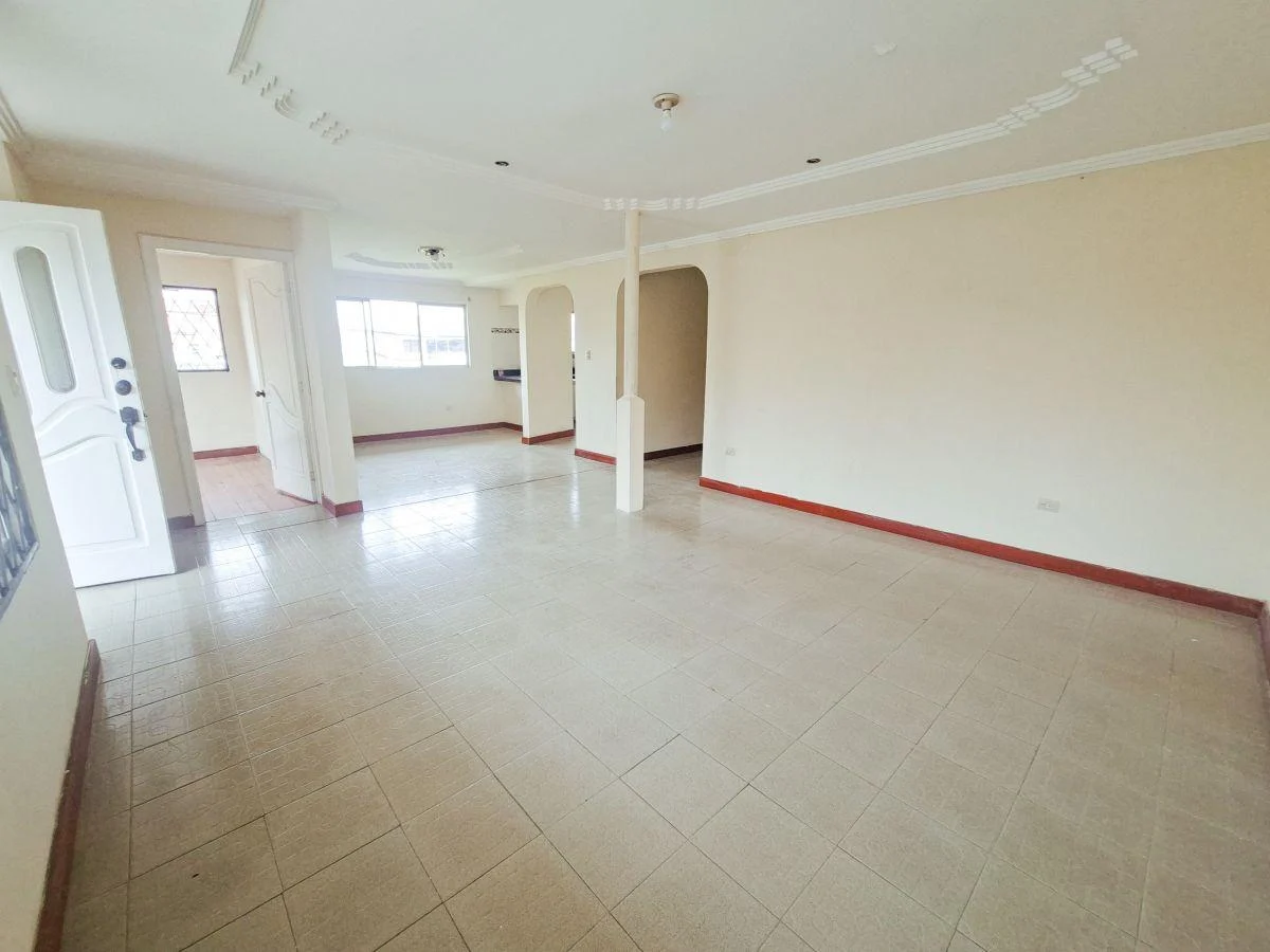 Amplio Terreno Comercial en Venta, Sector San José de Balzay, Cuenca, Azuay — imagen 5