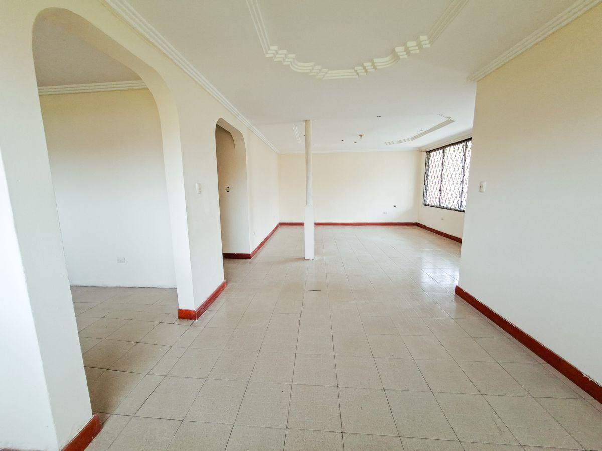 Amplio Terreno Comercial en Venta, Sector San José de Balzay, Cuenca, Azuay — imagen 4