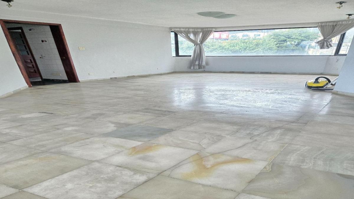 Vendo Departamento con Vista Panorámica en El Bosque a un Excelente Precio 250 m² — imagen 10