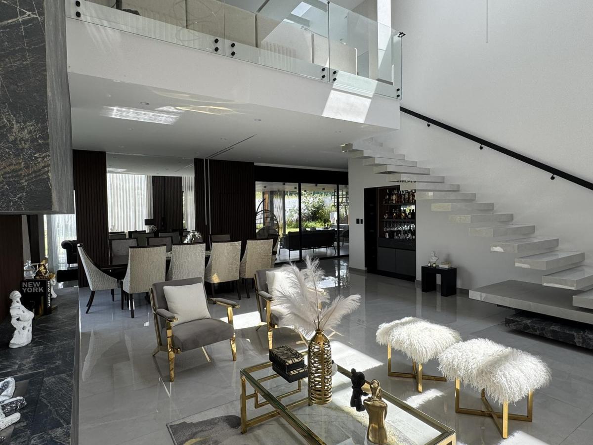 Venta Casa de Lujo 4 Dorm. en Tumbaco Sector La Cerámica - Quito — imagen 9