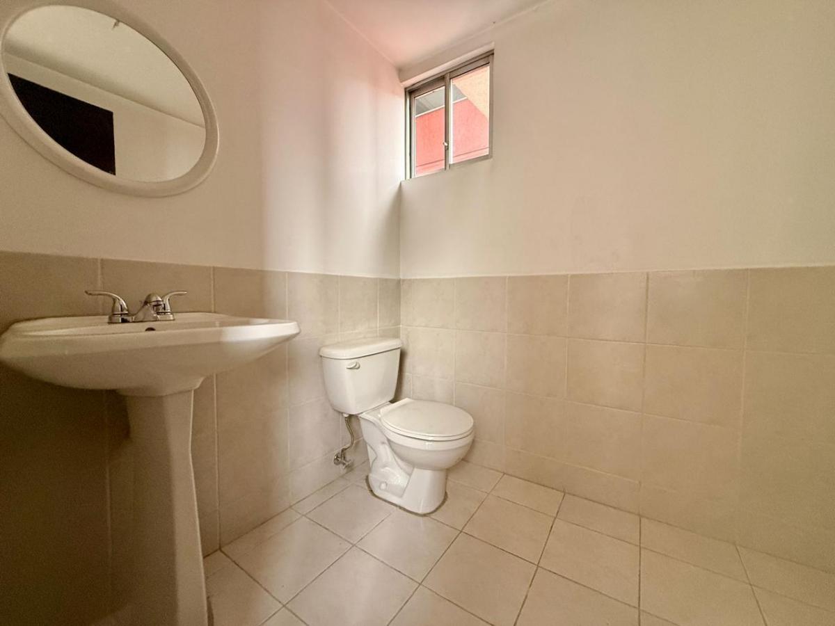 Venta Oficina con Parqueadero, Sector Bellavista — imagen 4