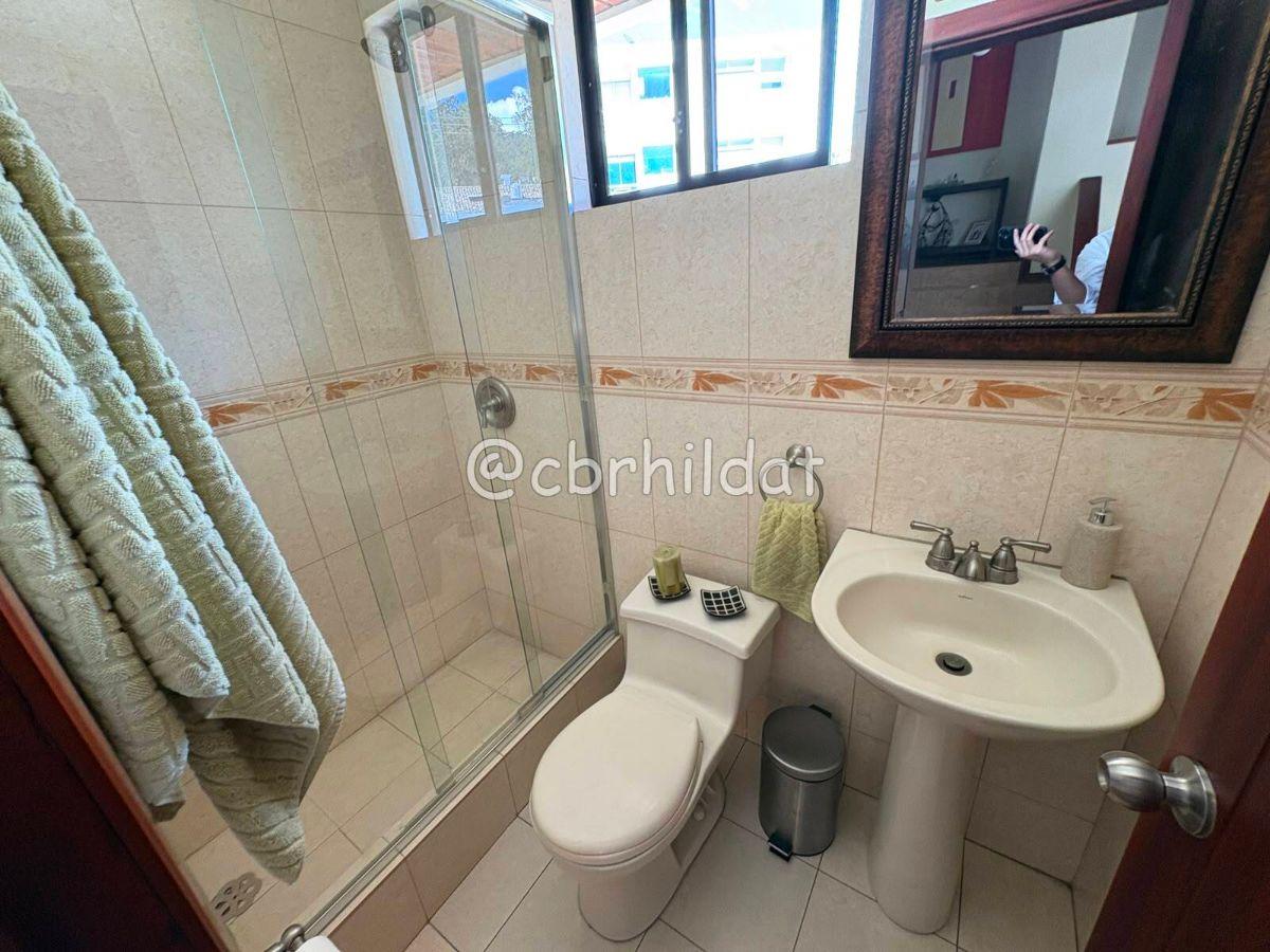 H/ Urb. El Condado, Casa Independiente en Venta 230.000usd — imagen 7