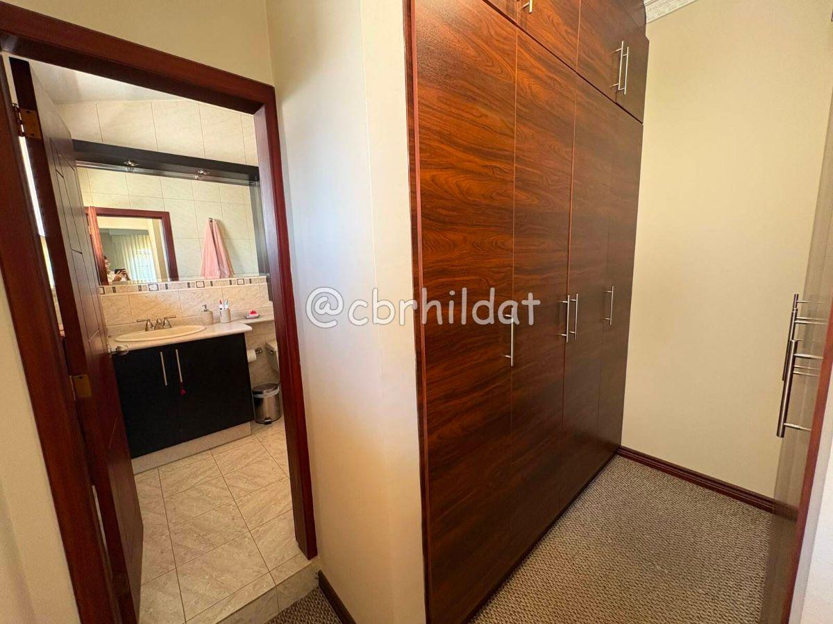 H/ Urb. El Condado, Casa Independiente en Venta 230.000usd — imagen 6