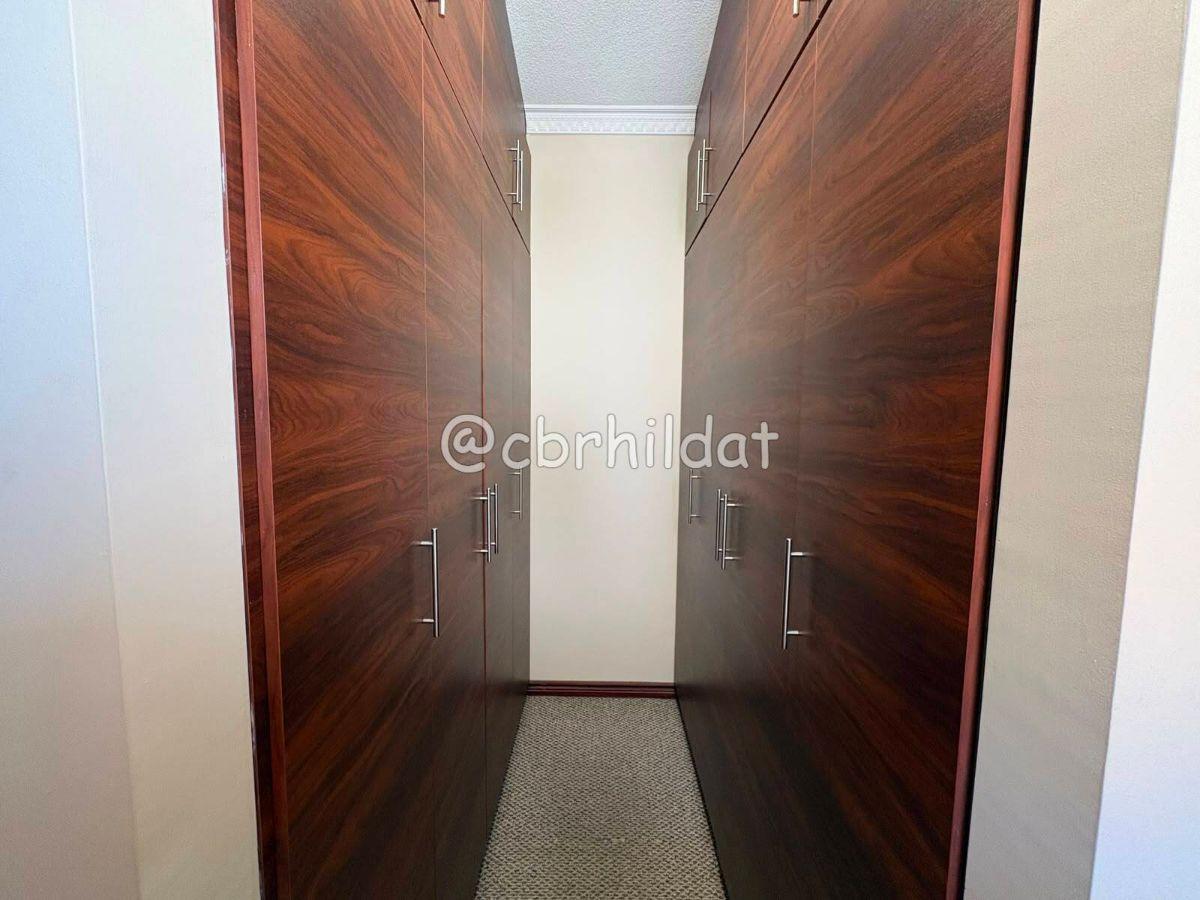 H/ Urb. El Condado, Casa Independiente en Venta 230.000usd — imagen 3