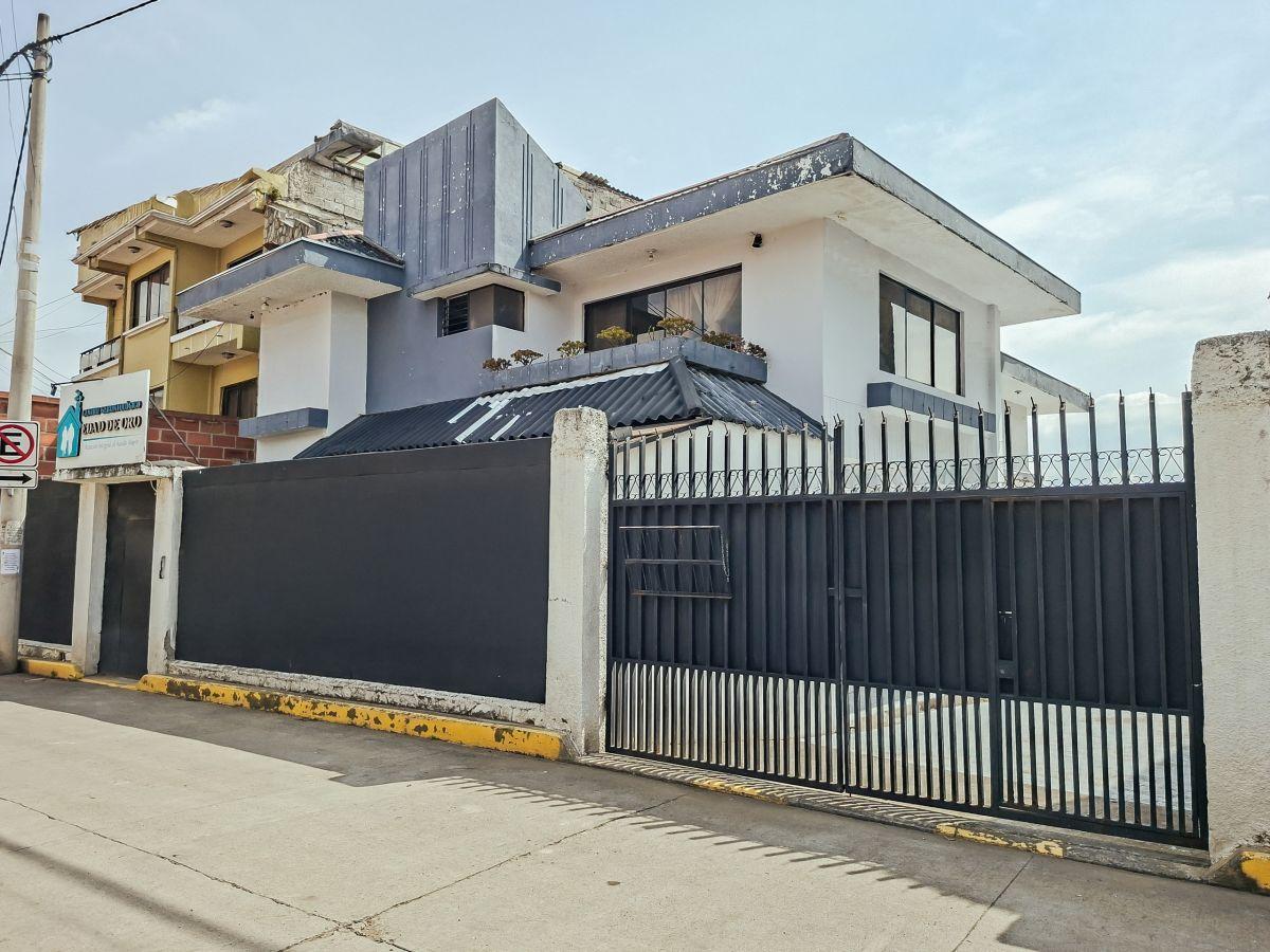 Casa de Venta en Cuenca, Sector Av Loja, con Amplia Área Verde, Azuay — imagen 10