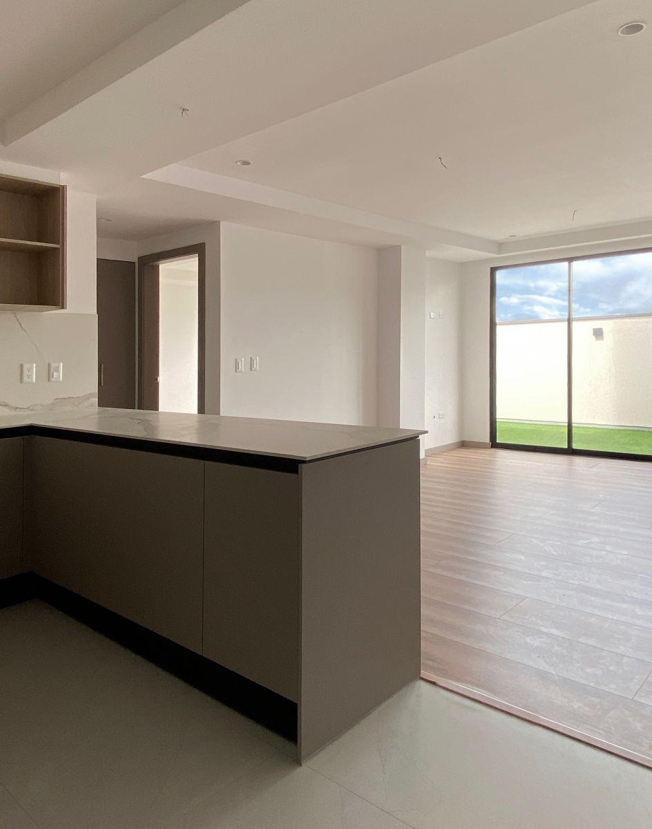 Suite de 57 m² Mas Patio de 19 m², Incluye Parqueadero y Bodega. Provincia de Pichincha — imagen 8
