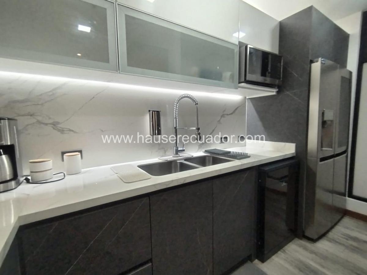 Departamento en Venta / 2 Habitaciones / Dentro de Conjunto - Sector San Juan de Cumbayá — imagen 4