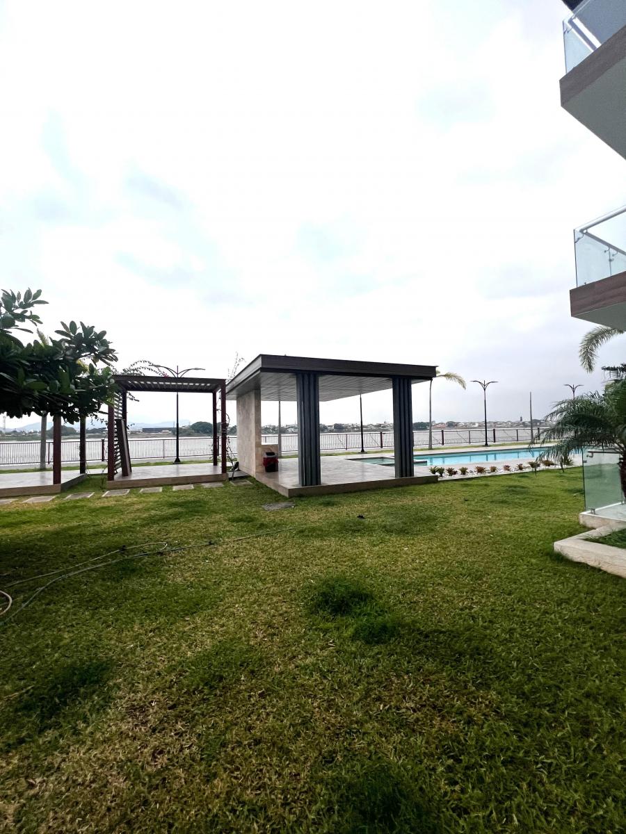 En V E N T a Lindo Dpto. Vista Al Rio, Balcon, Planta Baja - urb"Riverside" - 145 m², Guayas — imagen 4