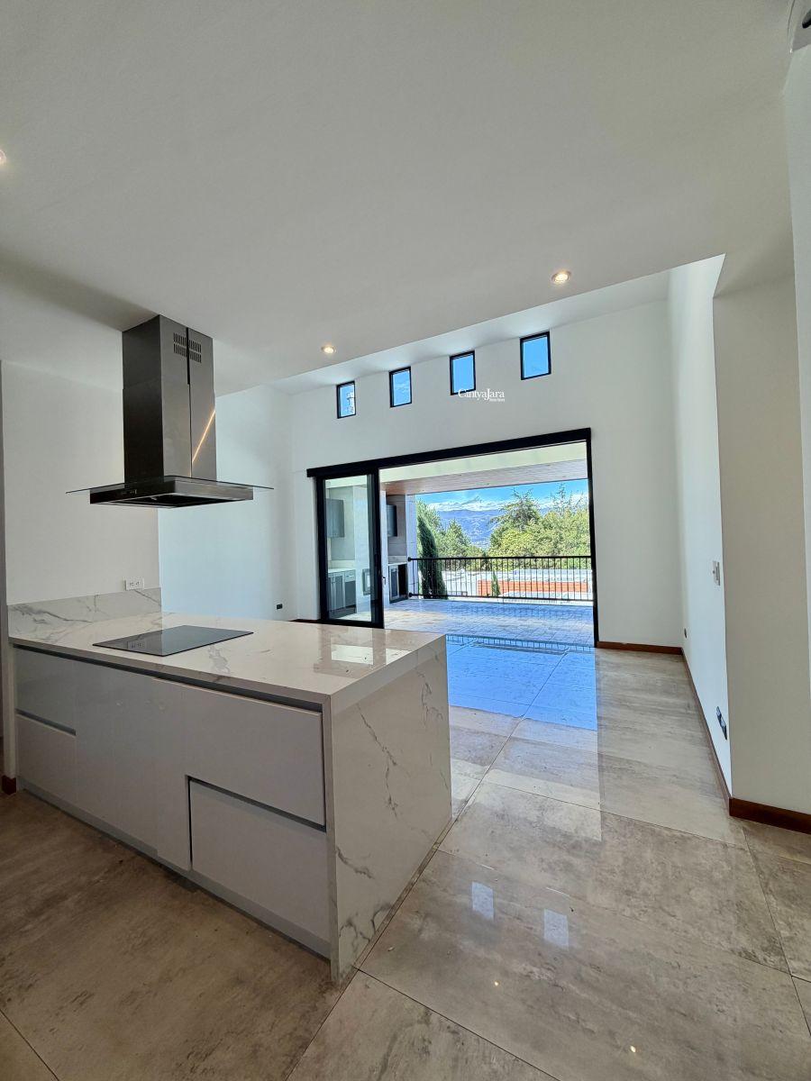Departamento en Venta, Cumbayá, 2 Dorm., Vista, Terraza, Sala Estar, Piscina — imagen 8