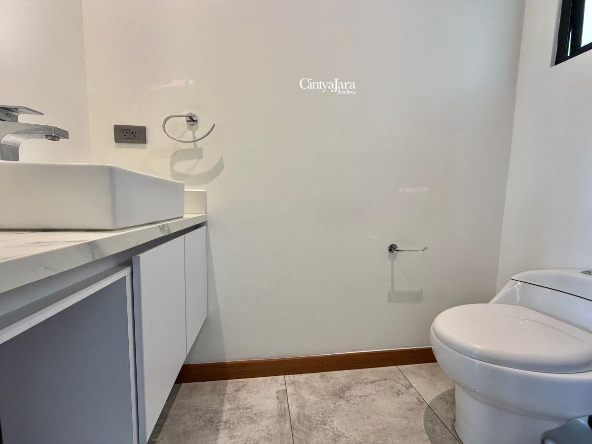 Departamento en Venta, Cumbayá, 2 Dorm., Vista, Terraza, Sala Estar, Piscina — imagen 6