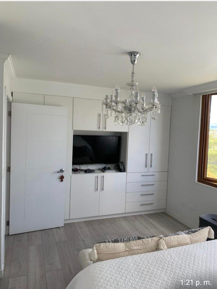 Vendo Departamento en Conjunto Privado - Sector Cumbayá — imagen 4