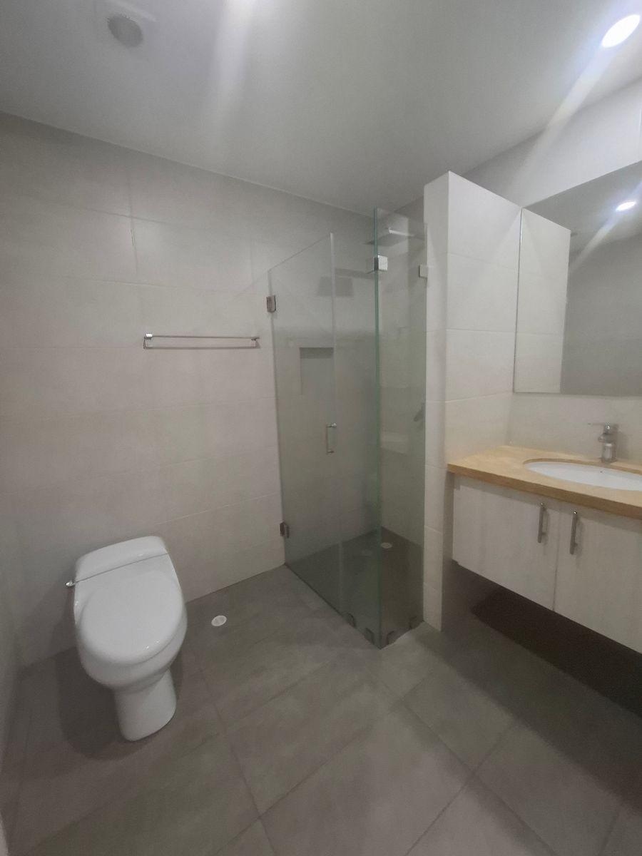 Vendo Moderno Departamento con Balcón - Sector Bellavista Baja — imagen 3