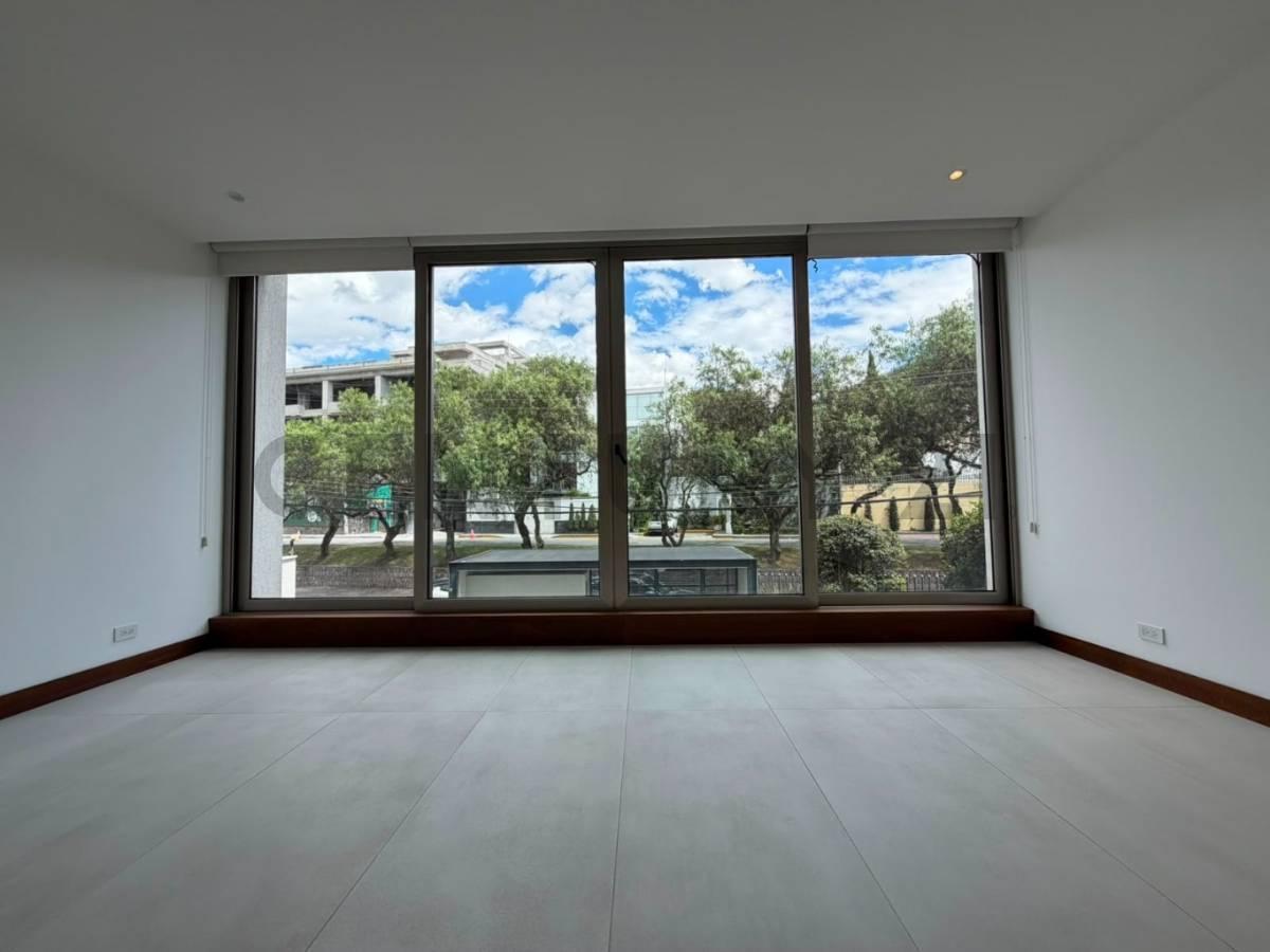 En Venta Departamento. Sector Cumbayá — imagen 10