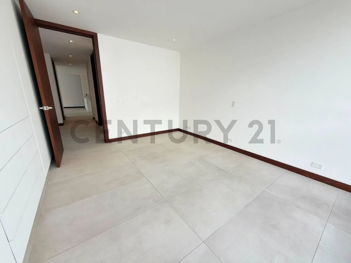En Venta Departamento. Sector Cumbayá — imagen 3