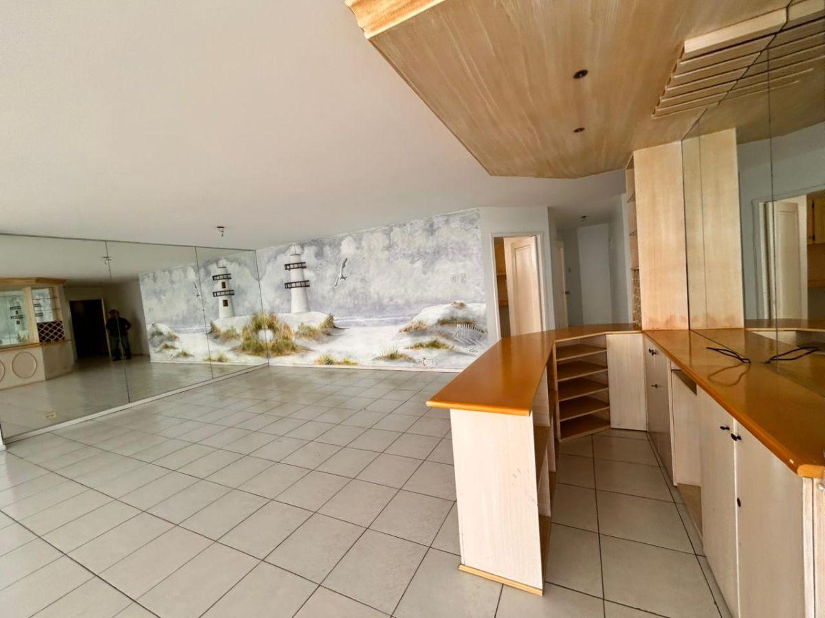 Departamento en Venta Frente Al Mar en Chipipe, Salinas, Condominio Casablanca — imagen 5