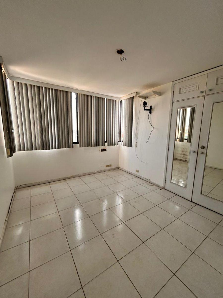 Departamento en Venta Frente Al Mar en Chipipe, Salinas, Condominio Casablanca — imagen 3