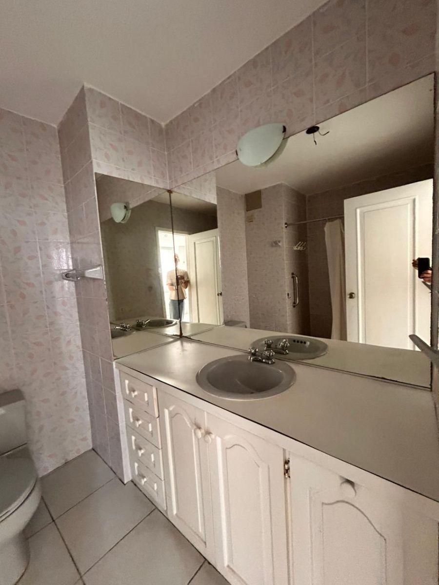 Departamento en Venta Frente Al Mar en Chipipe, Salinas, Condominio Casablanca — imagen 2