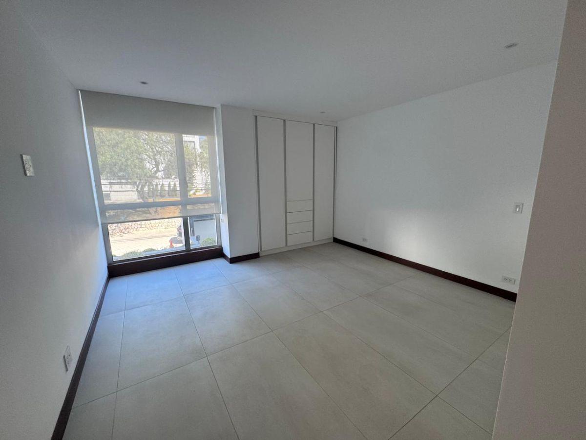 Vendo Cumbayá, Lindo Departamento, 164 m², 3 Dorm. Sector Santa Lucia, Excelente Ubicación! — imagen 4