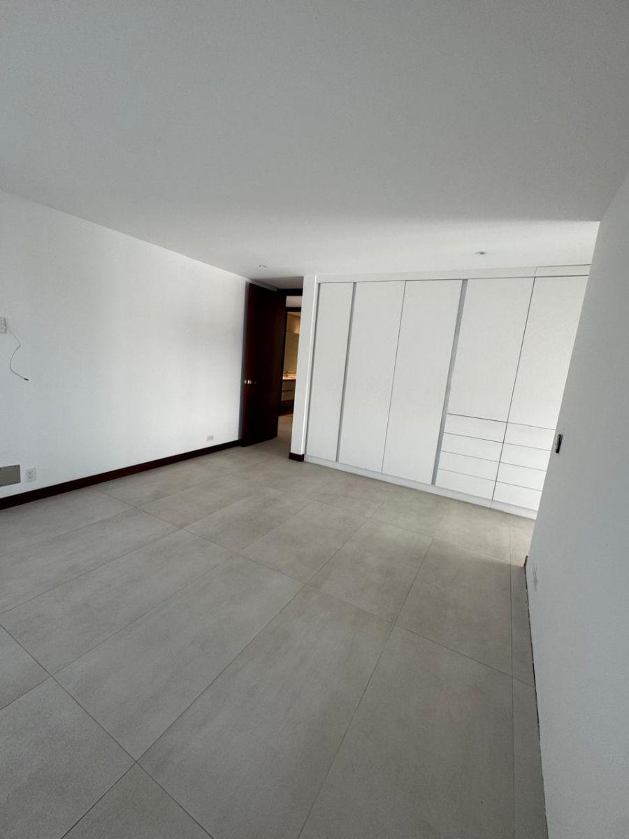 Vendo Cumbayá, Lindo Departamento, 164 m², 3 Dorm. Sector Santa Lucia, Excelente Ubicación! — imagen 3