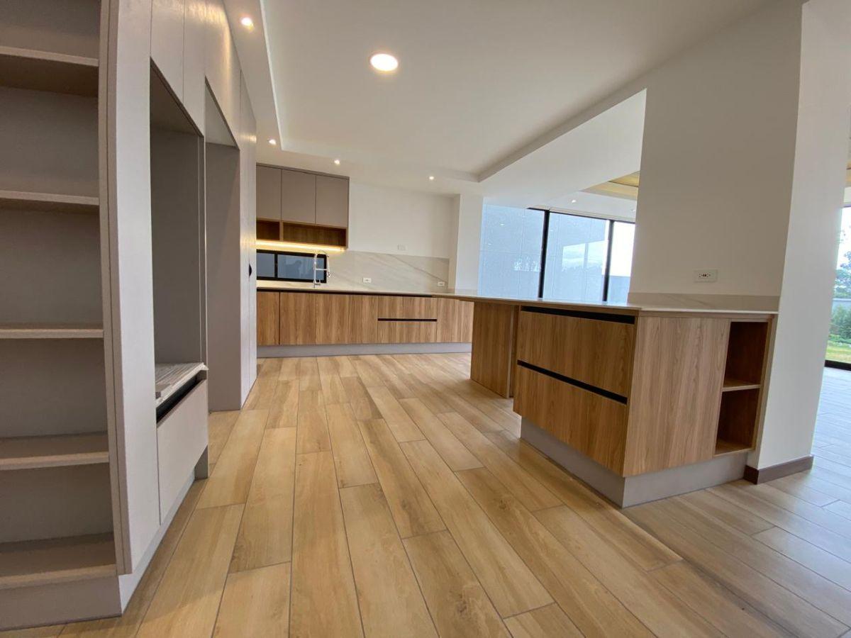En Venta Casa a Estrenar de 4 Dorm. en Urb. Campo Alegre — imagen 1