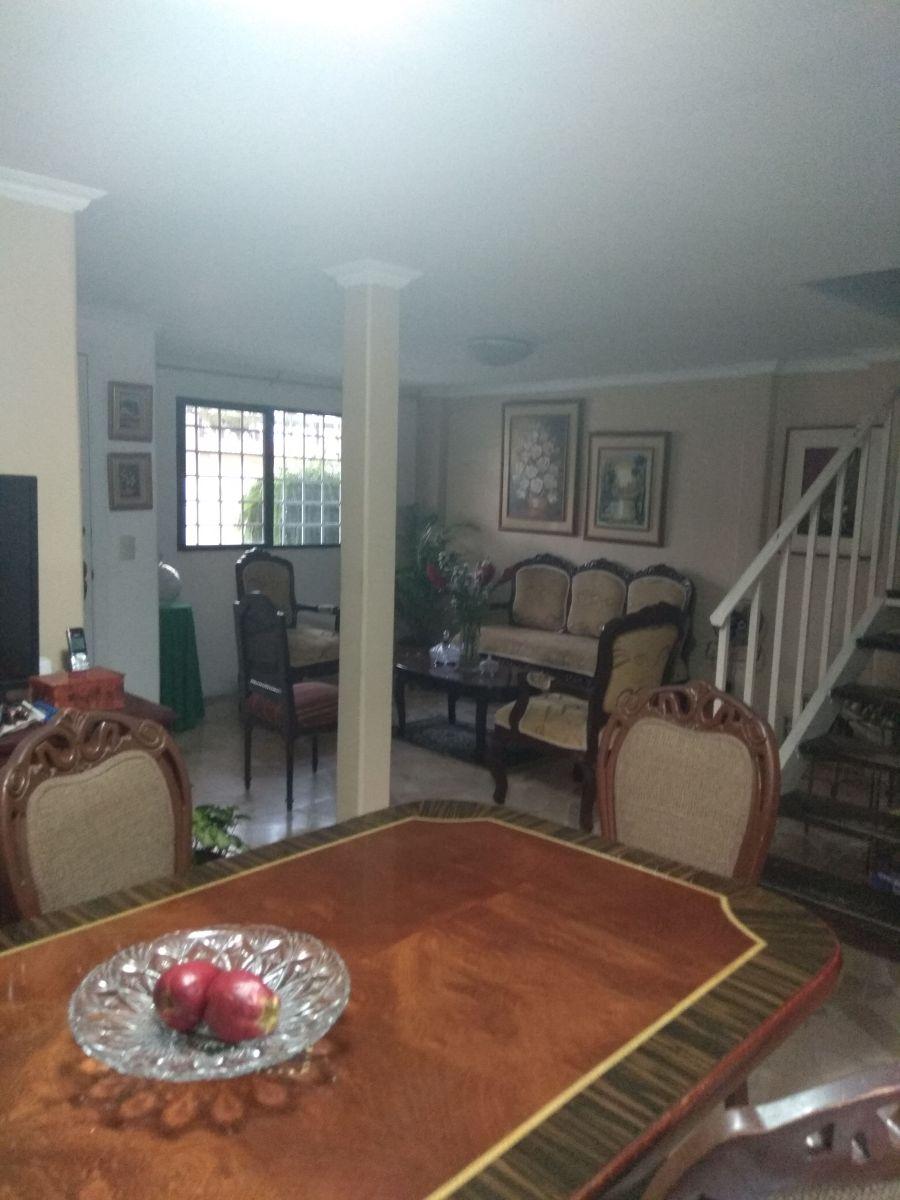 Venta de Casa de 2 Plantas, 3 Dorm., 2 Baños en El Norte de Guayaquil, Guayas — imagen 9