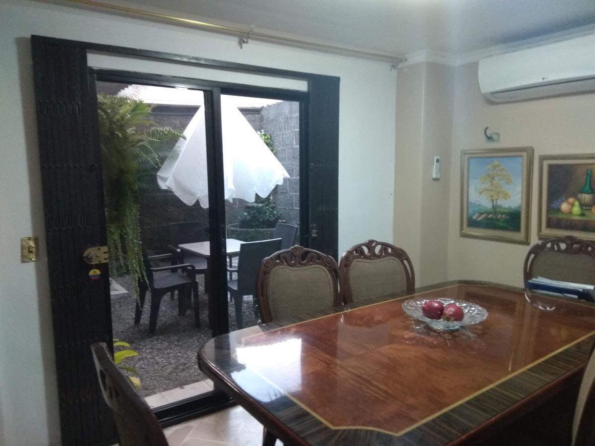 Venta de Casa de 2 Plantas, 3 Dorm., 2 Baños en El Norte de Guayaquil, Guayas — imagen 7
