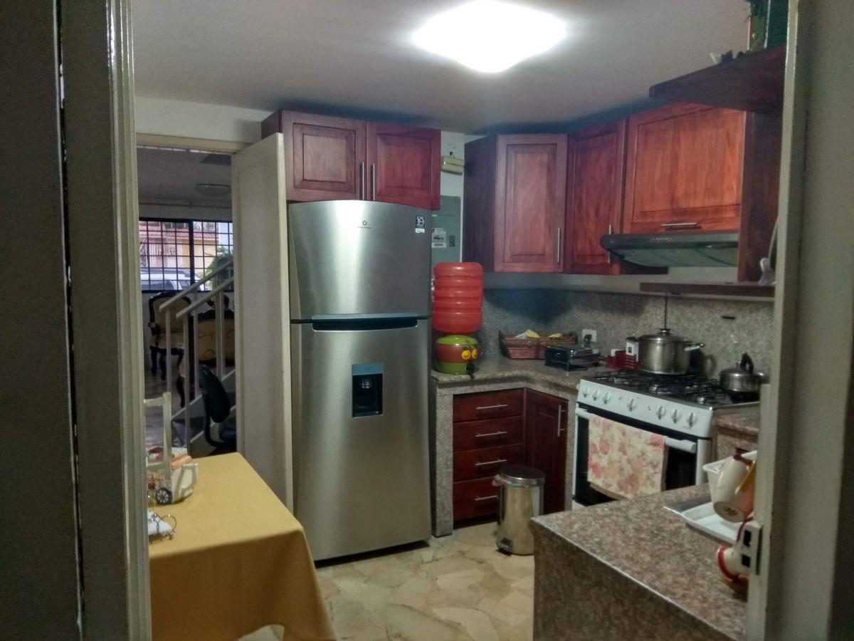 Venta de Casa de 2 Plantas, 3 Dorm., 2 Baños en El Norte de Guayaquil, Guayas — imagen 3