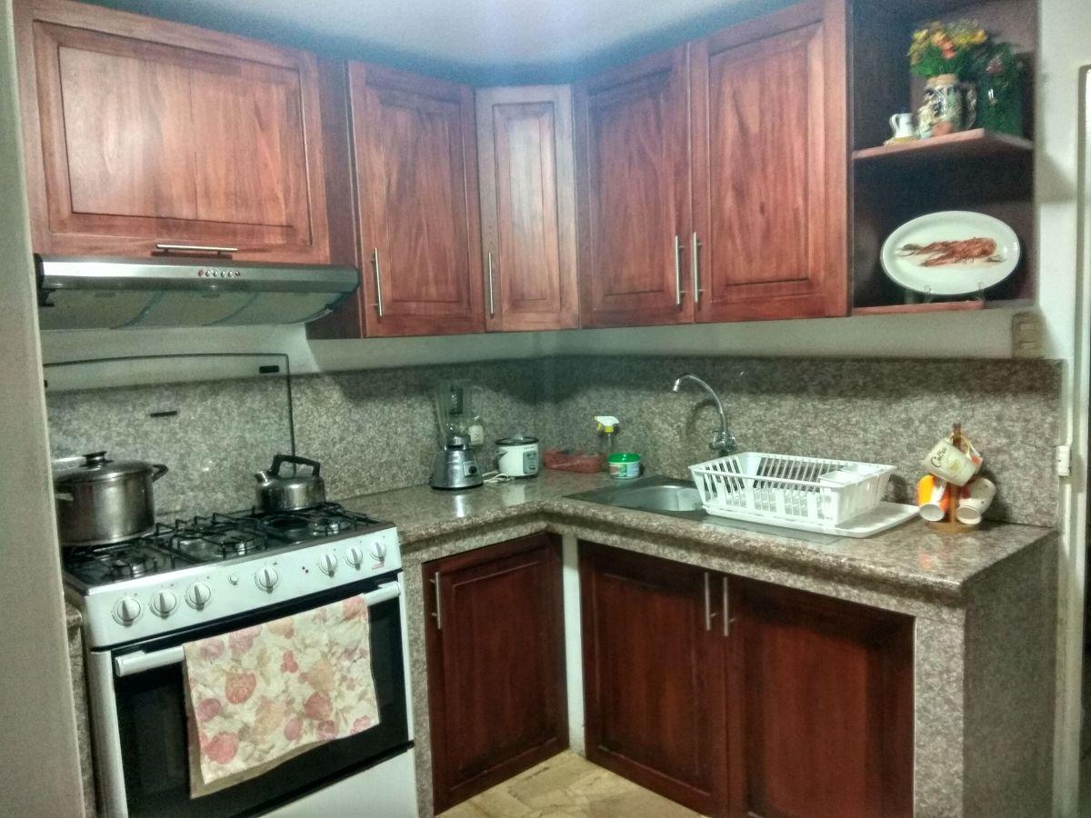 Venta de Casa de 2 Plantas, 3 Dorm., 2 Baños en El Norte de Guayaquil, Guayas — imagen 2