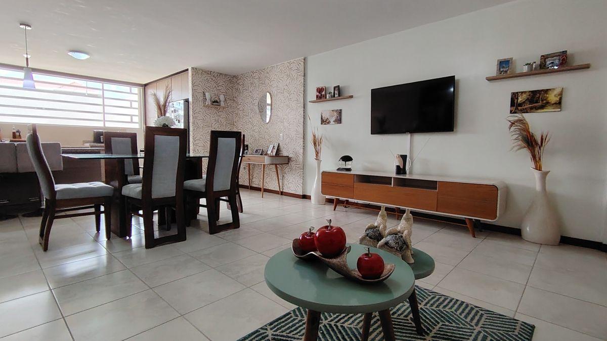 Departamento en Venta con Amplio Patio, Sector Las Acacias Tumbaco — imagen 10